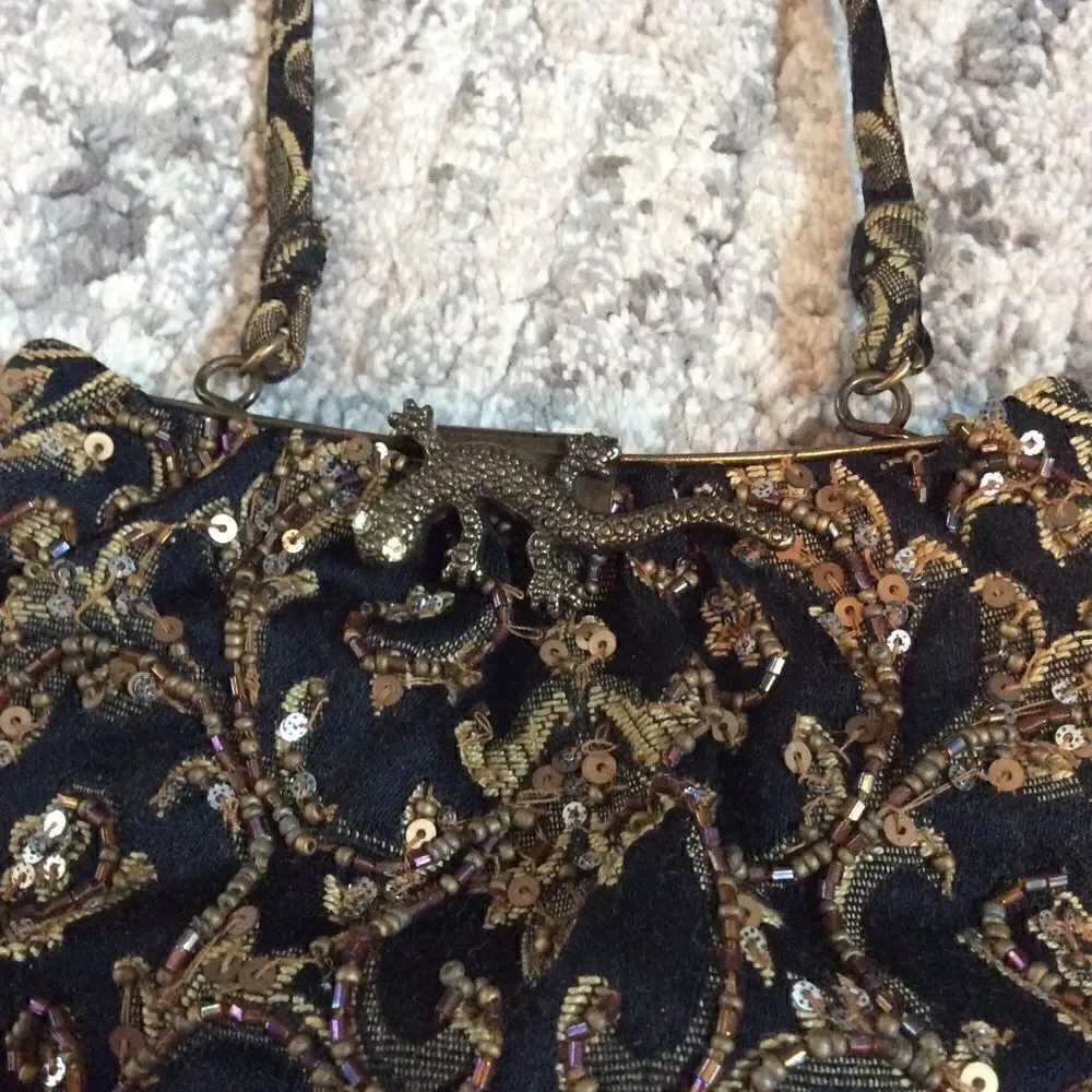 CHRISTIANA BEADED HANDBAG WITH GECKO CLASP! EUC! - Picture 2 of 6